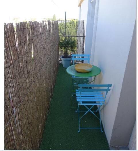 Les Tourterelles D'Avignon Apartment Exterior photo